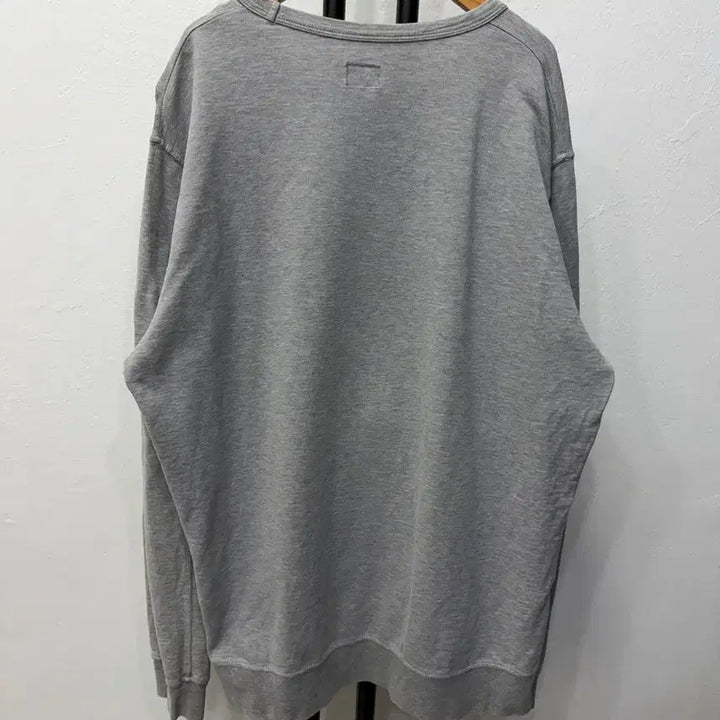 [SOLD OUT] 매장판정품) CP컴퍼니 21ss 남성 그레이 맨투맨 티셔츠 XXL