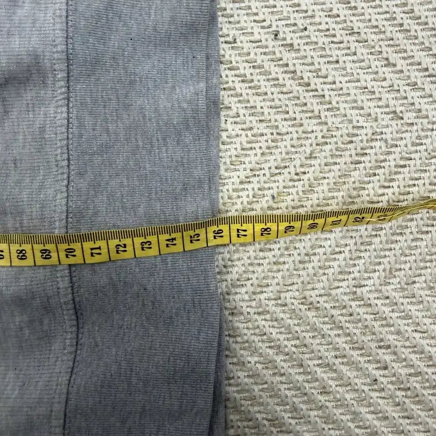 [SOLD OUT] 매장판정품) CP컴퍼니 21ss 남성 그레이 맨투맨 티셔츠 XXL