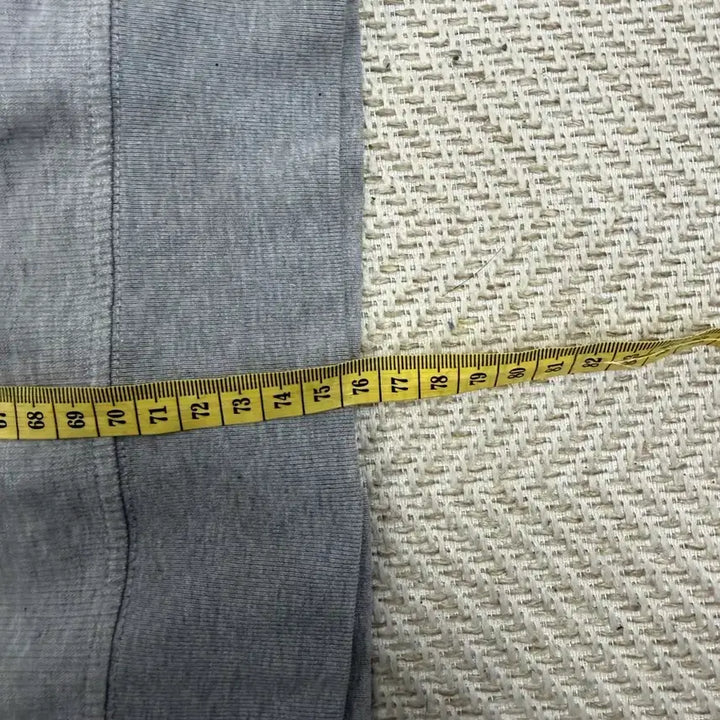 [SOLD OUT] 매장판정품) CP컴퍼니 21ss 남성 그레이 맨투맨 티셔츠 XXL