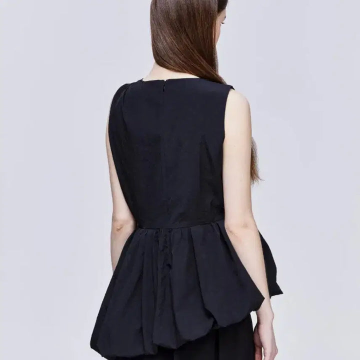 [BUNJANG] Songzio Woman Asymmetric Balloon Blouse / 송지오 우먼 25 SS 어시메트릭 벌룬 블라우스