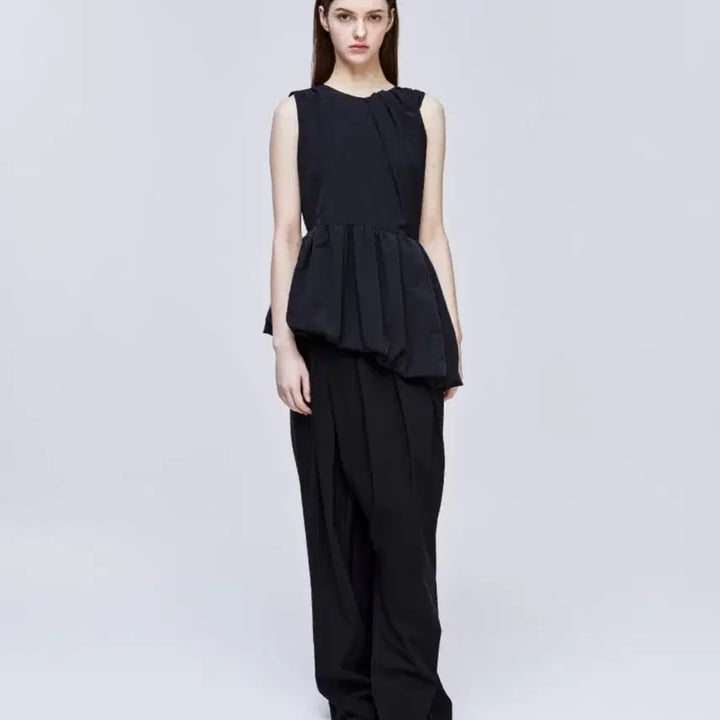 [BUNJANG] Songzio Woman Asymmetric Balloon Blouse / 송지오 우먼 25 SS 어시메트릭 벌룬 블라우스