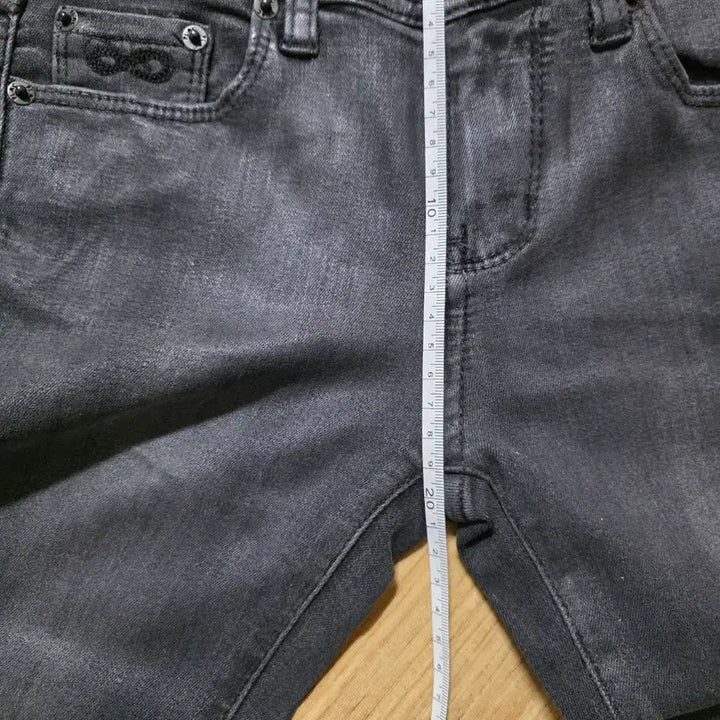 [BUNJANG] PLAC Black Gray Coated Skinny Jeans / PLAC 블랙그레이 데님 코팅 스키니진 24사이즈