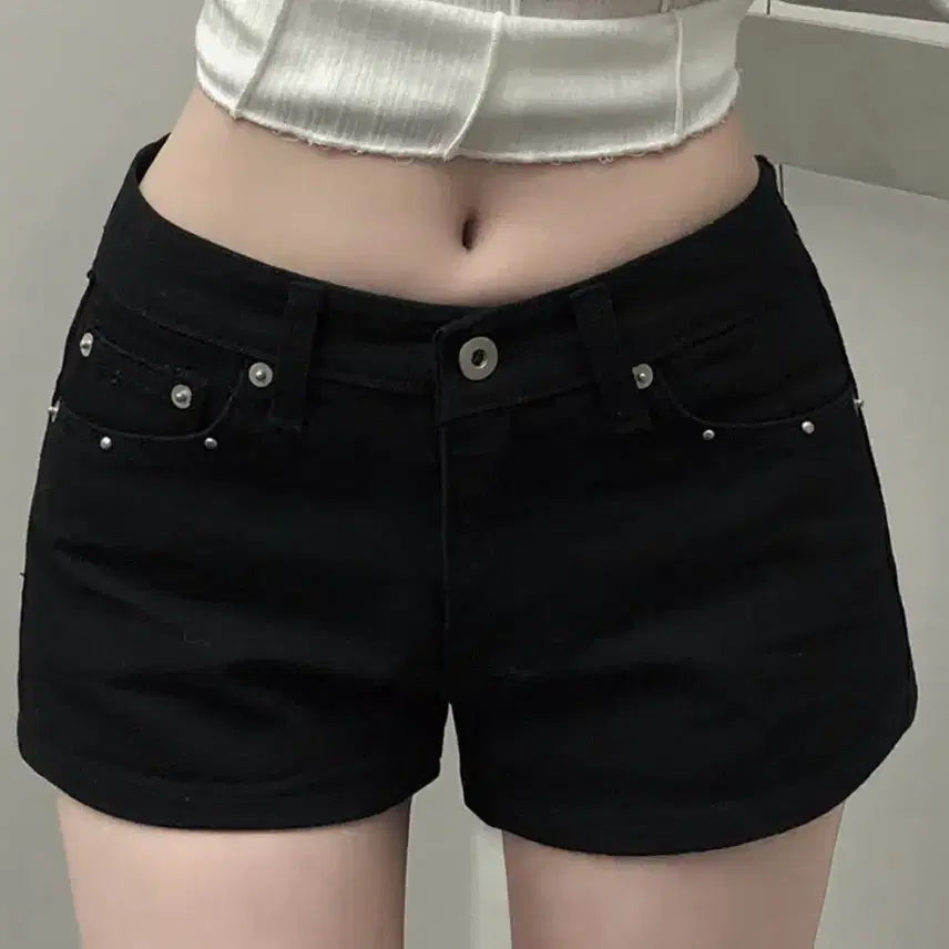 [BUNJANG] Black Denim Studded A-Line Shorts / 블랙데님 힙포켓 A라인 스터드 숏팬츠 M