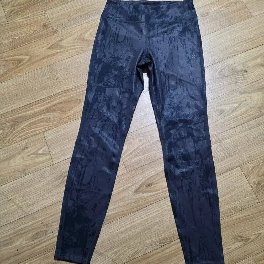 [BUNJANG] Calvin Klein Black and Gray Pattern Leggings / CK 캘빈클라인 블랙앤그레이 패턴 레깅스 m