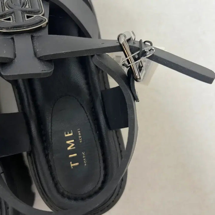 [BUNJANG] TIME Platform Sandals / 타임 키높이 샌들