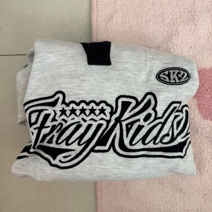 [SOLD OUT] 스키즈 롱 슬리브 티