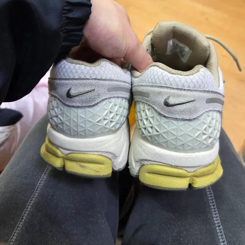 [BUNJANG] Nike Zoom Vomero 5 Olive Sneakers / 나이키 줌 보메로5 운동화 올리브