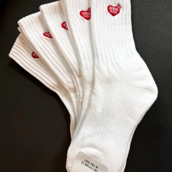 [BUNJANG] Human Made Heart Logo White Socks 5-Piece Set / 휴먼메이드 하트 로고 화이트 양말 5족세트