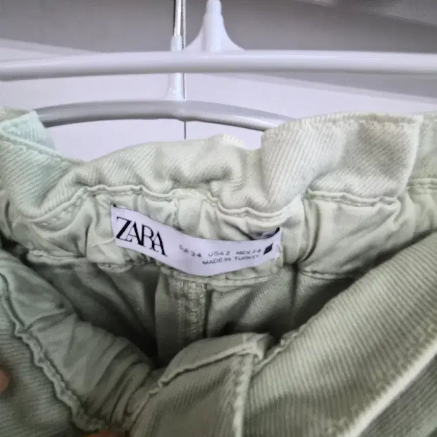 [BUNJANG] Thursday Island Knit Sweater &amp; Zara Mint Green Pants / 써스데이아일랜드 멀티니트. 자라 연민트 배기팬츠