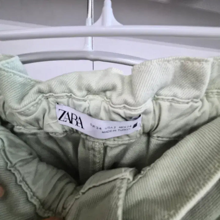[BUNJANG] Thursday Island Knit Sweater &amp; Zara Mint Green Pants / 써스데이아일랜드 멀티니트. 자라 연민트 배기팬츠