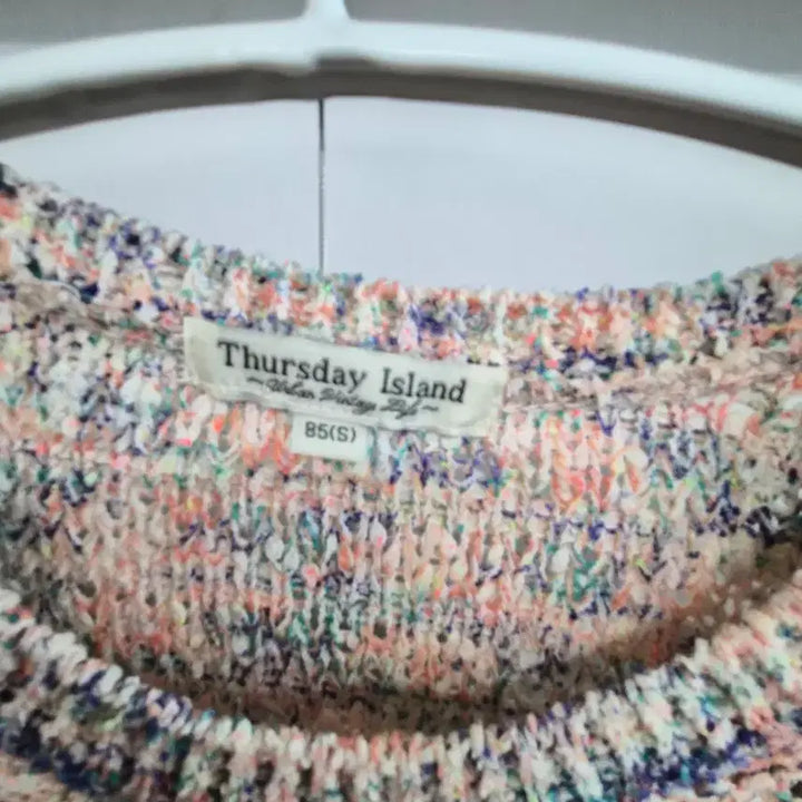 [BUNJANG] Thursday Island Knit Sweater &amp; Zara Mint Green Pants / 써스데이아일랜드 멀티니트. 자라 연민트 배기팬츠