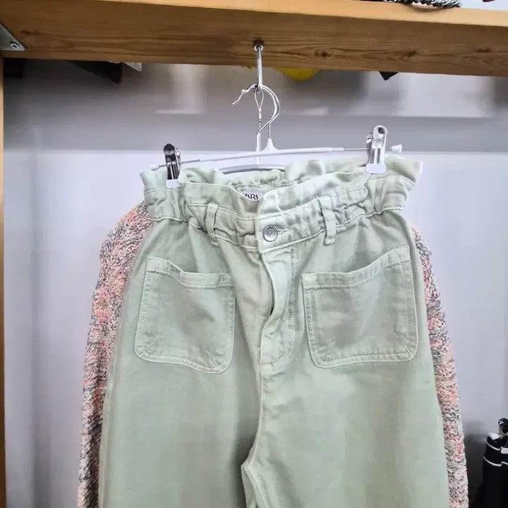 [BUNJANG] Thursday Island Knit Sweater &amp; Zara Mint Green Pants / 써스데이아일랜드 멀티니트. 자라 연민트 배기팬츠