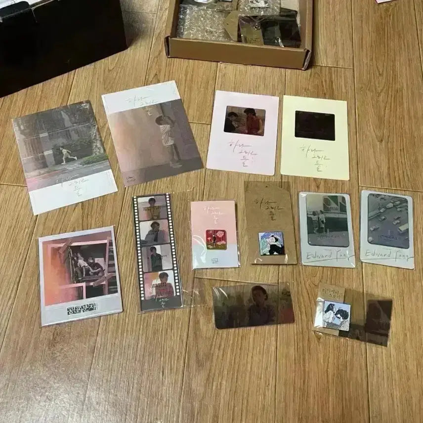 [SOLD OUT] [미개봉풀셋]고령가소년 살인사건 패키지 캘린더+엽서세트+손거울 에드워드양