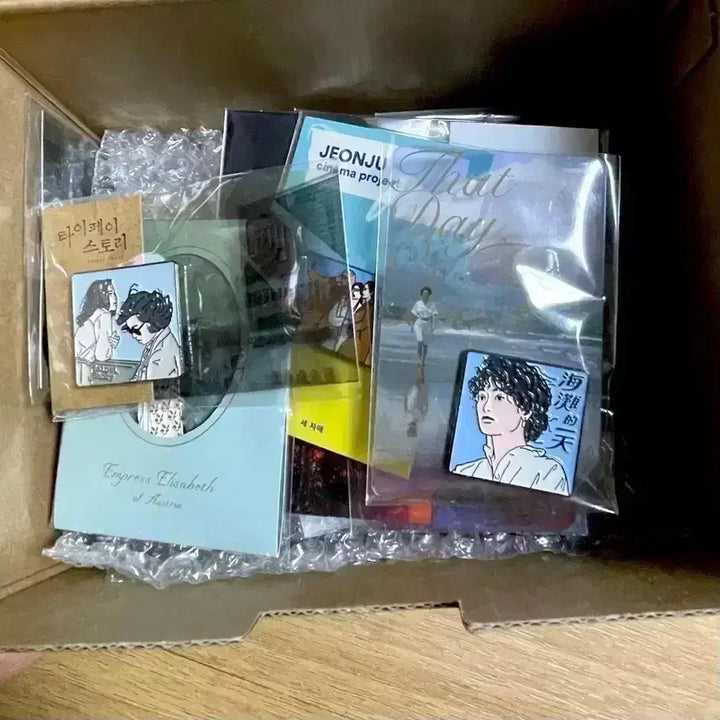 [SOLD OUT] [미개봉풀셋]고령가소년 살인사건 패키지 캘린더+엽서세트+손거울 에드워드양