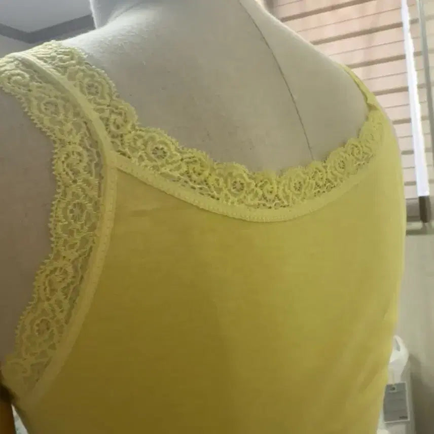 [BUNJANG] Lace Button Camisole Top / 레이스 단추나시 미사용