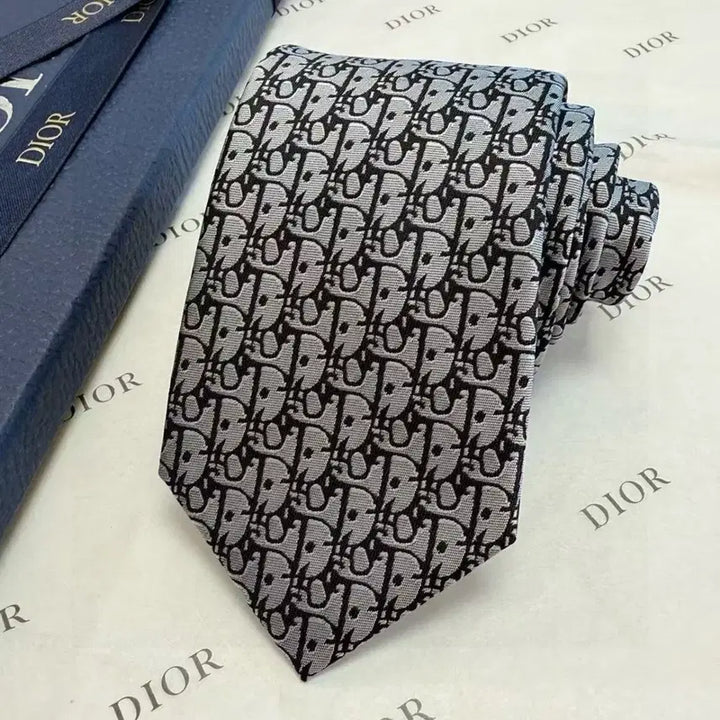 [BUNJANG] Dior Stylish Casual Business Necktie / 디올 새로운 스타일의 세련된 캐주얼 비즈니스 넥타이