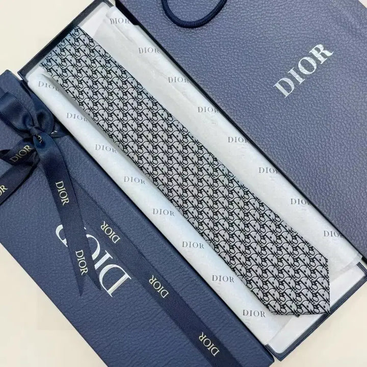[BUNJANG] Dior Stylish Casual Business Necktie / 디올 새로운 스타일의 세련된 캐주얼 비즈니스 넥타이
