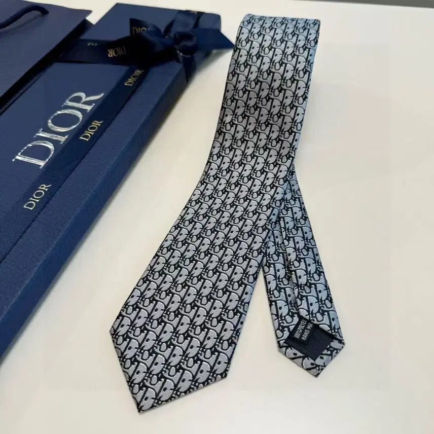 [BUNJANG] Dior Stylish Casual Business Necktie / 디올 새로운 스타일의 세련된 캐주얼 비즈니스 넥타이