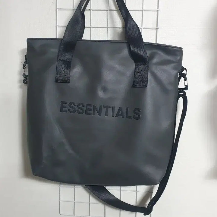 [BUNJANG] Fear of God Essentials Crossbody Bag / 피오갓 에센셜 크로스백