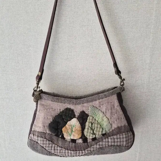 [BUNJANG] Patchwork Wood Pattern Shoulder Bag / 패치워크 나무 패턴 숄더백