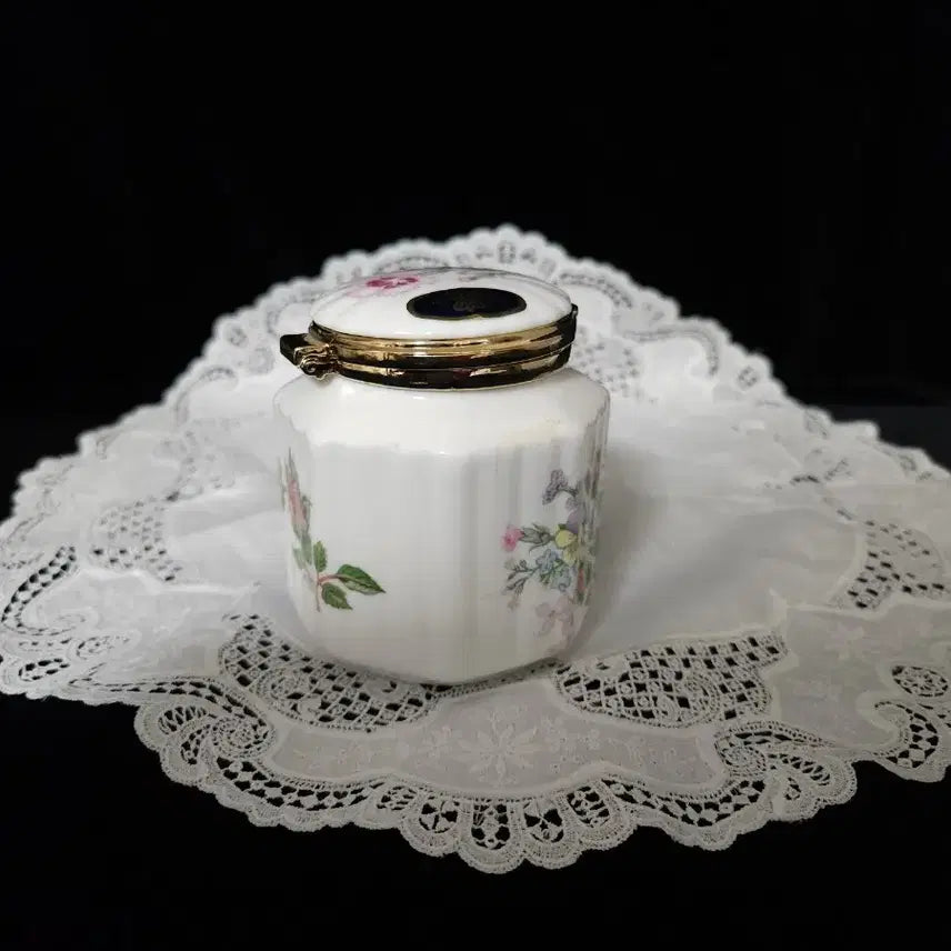 [BUNJANG] Aynsley Wild Tudor Trinket Box / 앤슬리 와일드 튜더 트링켓 박스/차 보관함