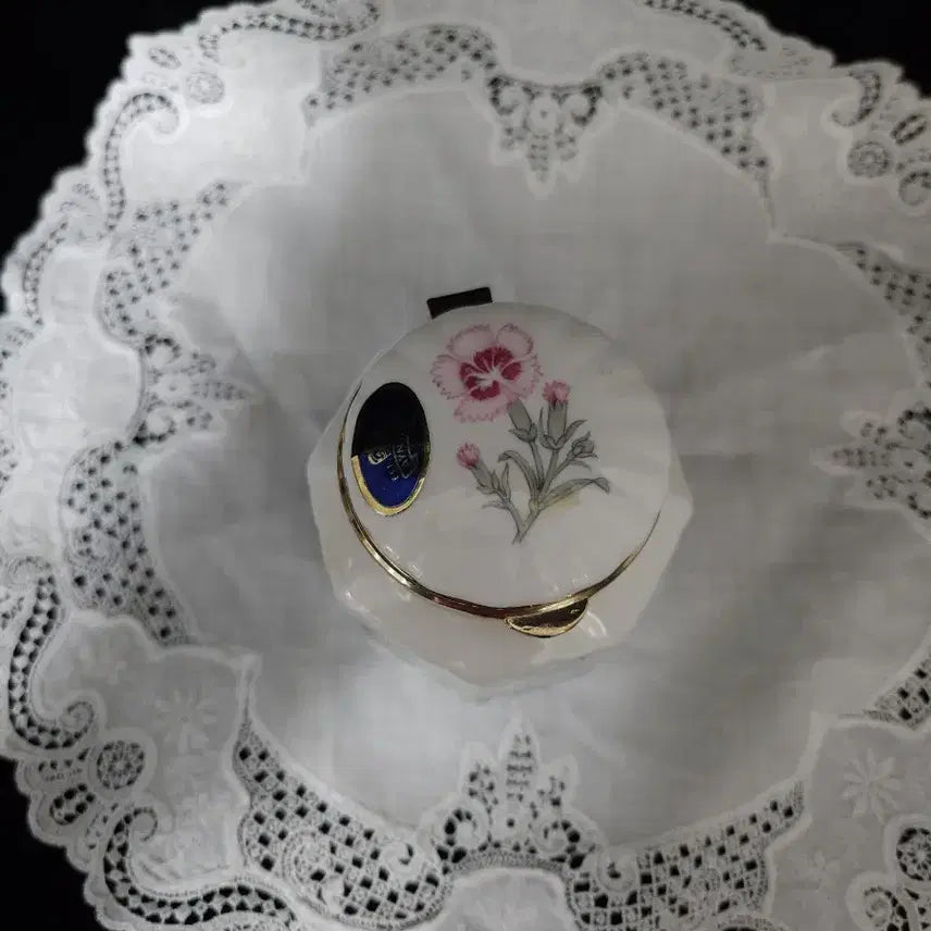 [BUNJANG] Aynsley Wild Tudor Trinket Box / 앤슬리 와일드 튜더 트링켓 박스/차 보관함