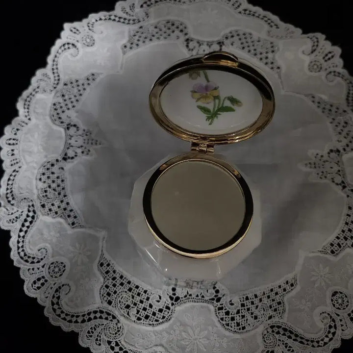 [BUNJANG] Aynsley Wild Tudor Trinket Box / 앤슬리 와일드 튜더 트링켓 박스/차 보관함