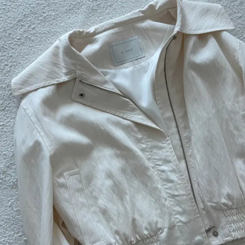 [SOLD OUT] re rhee 리이 아이보리 봄버 재킷