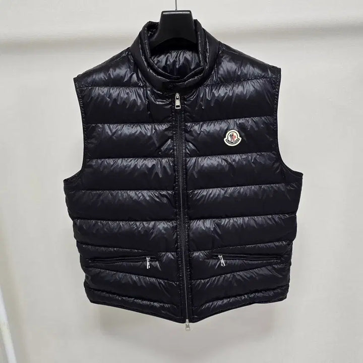 [SOLD OUT] 몽클레어 구이 Gui 패딩 조끼 블랙 4사이즈 105 판매