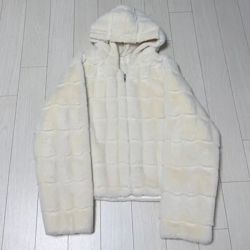 [BUNJANG] Judith Ivory Fur Hooded Zip-up / 쥬디스 수입의류 아이보리 퍼 후드집업