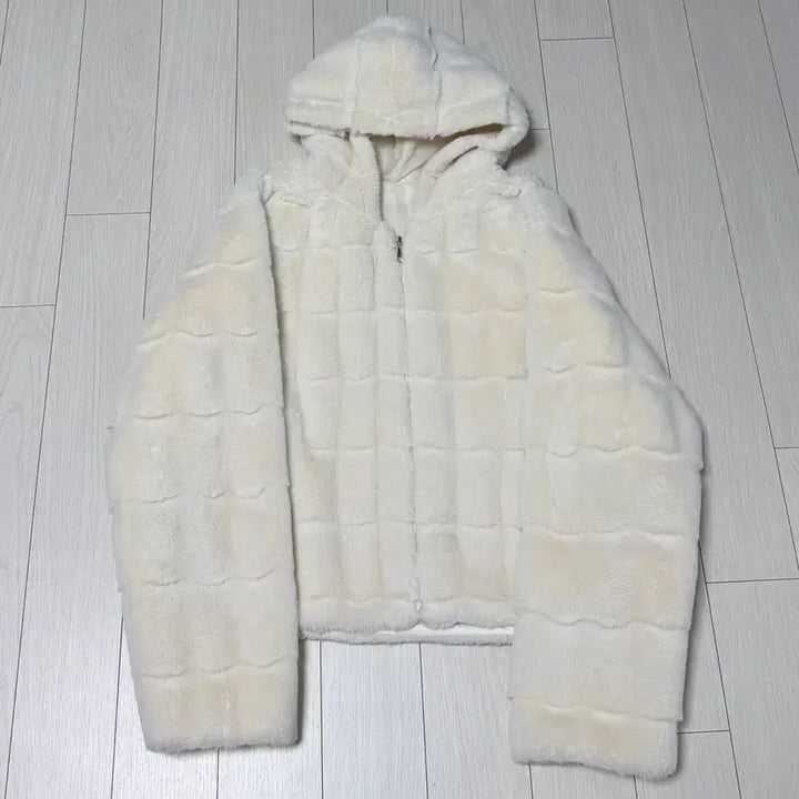 [BUNJANG] Judith Ivory Fur Hooded Zip-up / 쥬디스 수입의류 아이보리 퍼 후드집업