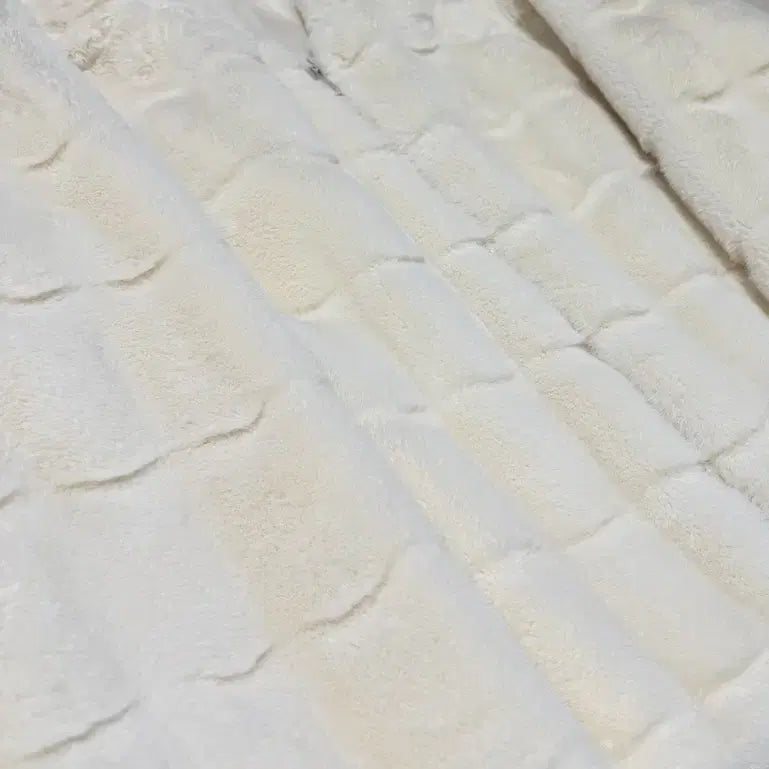 [BUNJANG] Judith Ivory Fur Hooded Zip-up / 쥬디스 수입의류 아이보리 퍼 후드집업