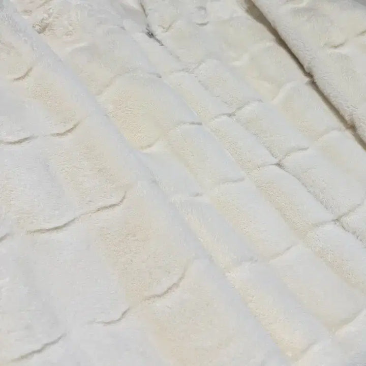 [BUNJANG] Judith Ivory Fur Hooded Zip-up / 쥬디스 수입의류 아이보리 퍼 후드집업