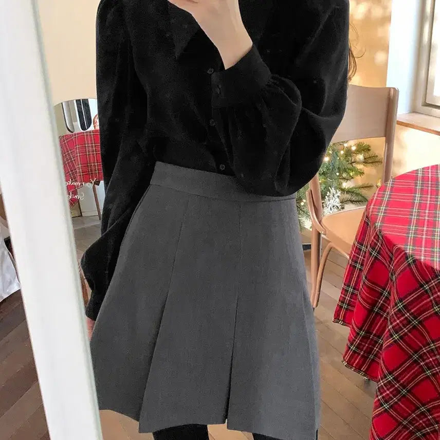 [BUNJANG] Sonn-yeo Recipe Eve Shirring Big Collar Blouse - Black / 하객룩 소녀레시피 이브 셔링 빅카라 블라우스 블랙