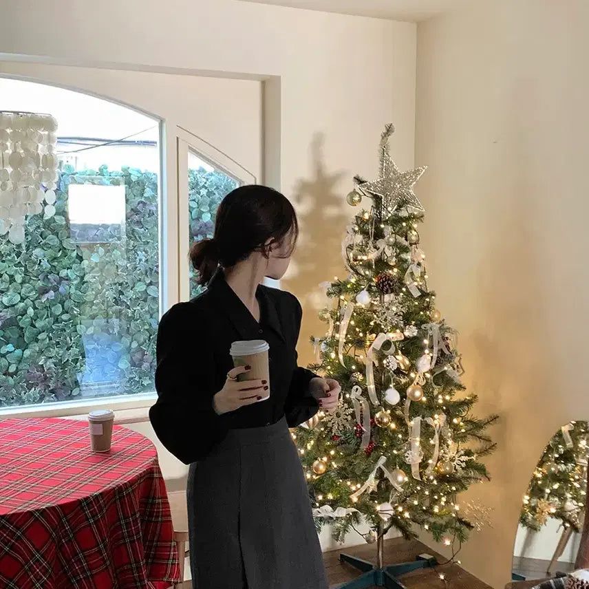 [BUNJANG] Sonn-yeo Recipe Eve Shirring Big Collar Blouse - Black / 하객룩 소녀레시피 이브 셔링 빅카라 블라우스 블랙
