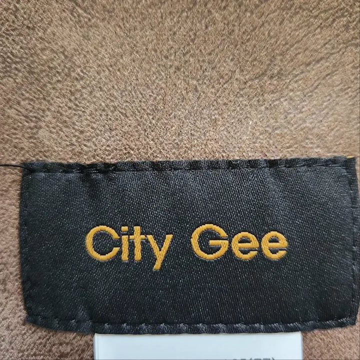[BUNJANG] City Gee Natural Wool 100% Hooded Mustang Vest / City Gee 천연 양모 100% 후드 무스탕 조끼 77