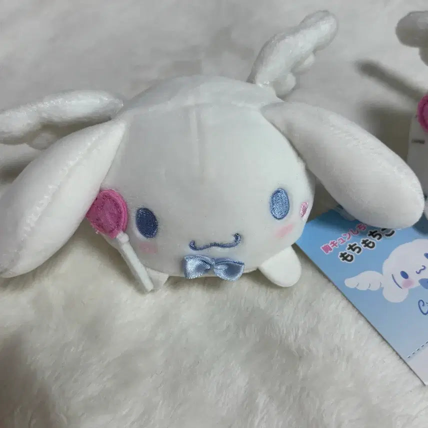 [BUNJANG] Sanrio Hello Kitty and Cinnamoroll Mochi Plush Bundle / 산리오 엔젤 헬로키티 시나모롤 모찌 인형 2개 일괄 돈키호테