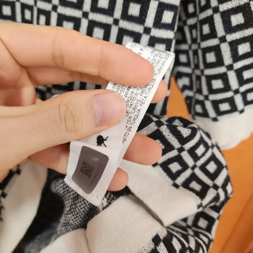 [SOLD OUT] ZARA 자라 패턴 니트 반팔 폴로티 팝니다.