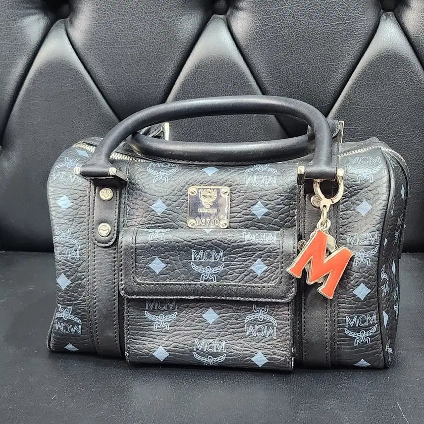 [BUNJANG] MCM Black Boston Bag with M Charm / MCM 블랙 보스턴백 + M 참 장식