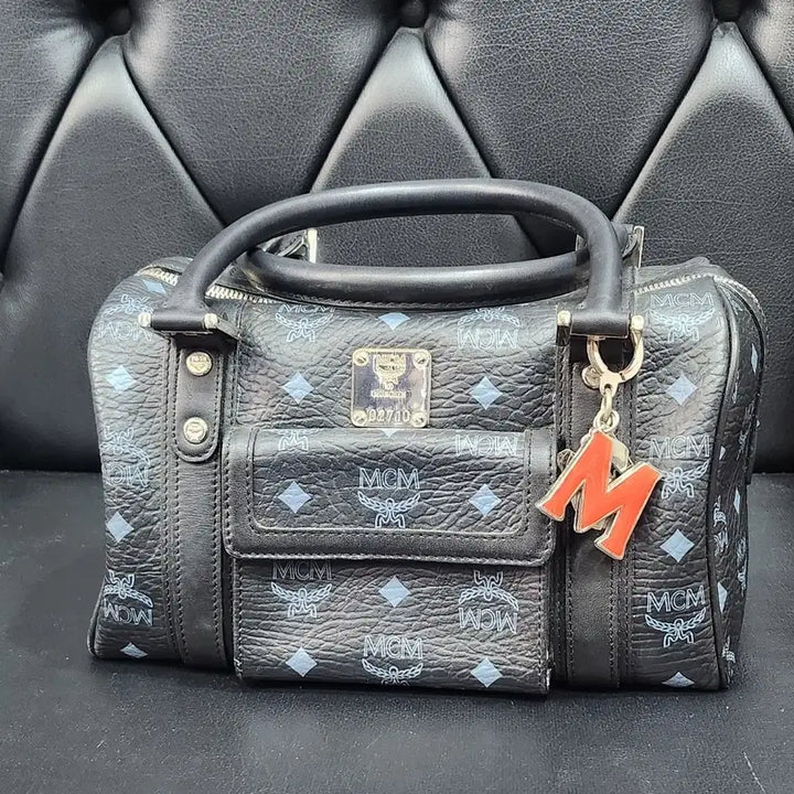 [BUNJANG] MCM Black Boston Bag with M Charm / MCM 블랙 보스턴백 + M 참 장식