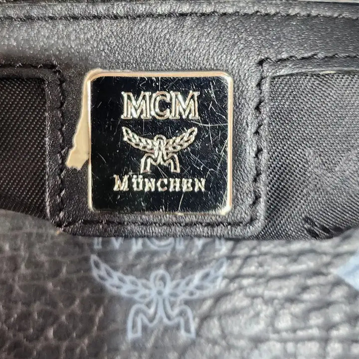 [BUNJANG] MCM Black Boston Bag with M Charm / MCM 블랙 보스턴백 + M 참 장식
