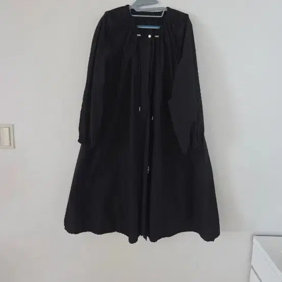 [BUNJANG] GCUT Shirring Nylon Long Jumper / GCUT 셔링 나일론 롱 점퍼 블랙