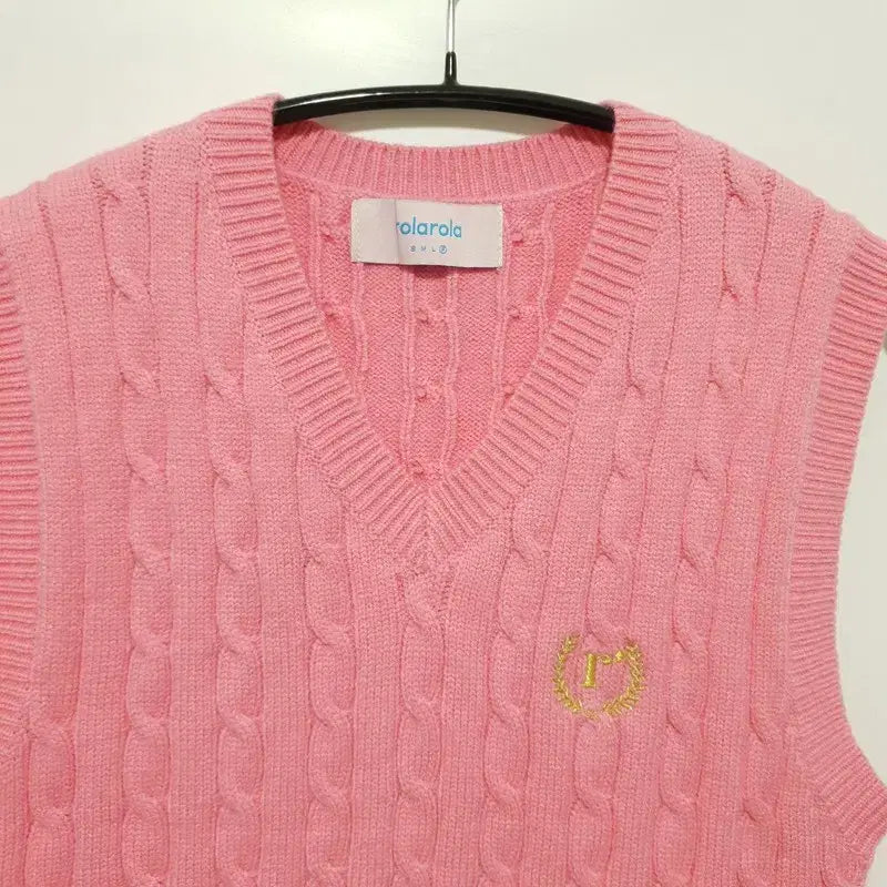 [BUNJANG] Rola Rola V-Neck Cable Knit Vest / 로라로라 브이넥 케이블 니트 조끼 베스트 F_M0271