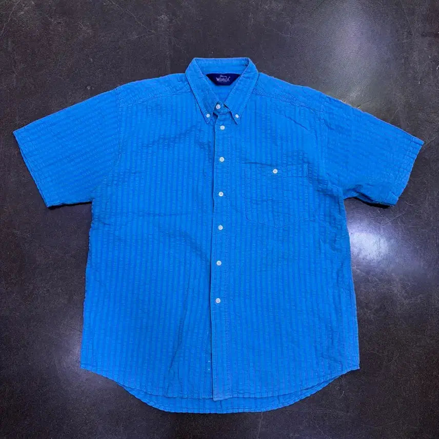 [BUNJANG] Woolrich Seersucker Striped Button-Down Short Sleeve Shirt / 울리치 캐쥬얼 버튼다운 스트라이프 시어서커 엠보싱 반팔셔츠 L