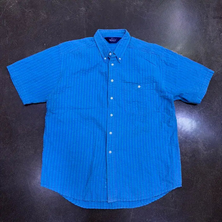[BUNJANG] Woolrich Seersucker Striped Button-Down Short Sleeve Shirt / 울리치 캐쥬얼 버튼다운 스트라이프 시어서커 엠보싱 반팔셔츠 L