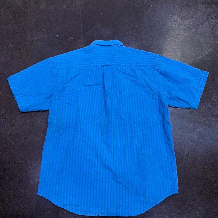 [BUNJANG] Woolrich Seersucker Striped Button-Down Short Sleeve Shirt / 울리치 캐쥬얼 버튼다운 스트라이프 시어서커 엠보싱 반팔셔츠 L