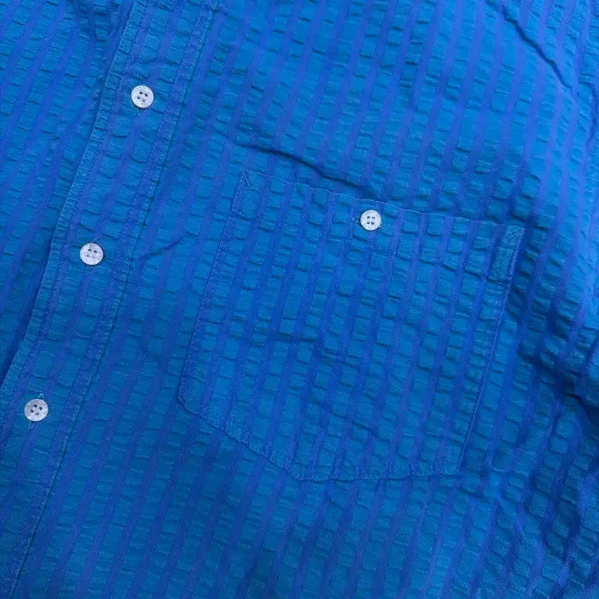 [BUNJANG] Woolrich Seersucker Striped Button-Down Short Sleeve Shirt / 울리치 캐쥬얼 버튼다운 스트라이프 시어서커 엠보싱 반팔셔츠 L