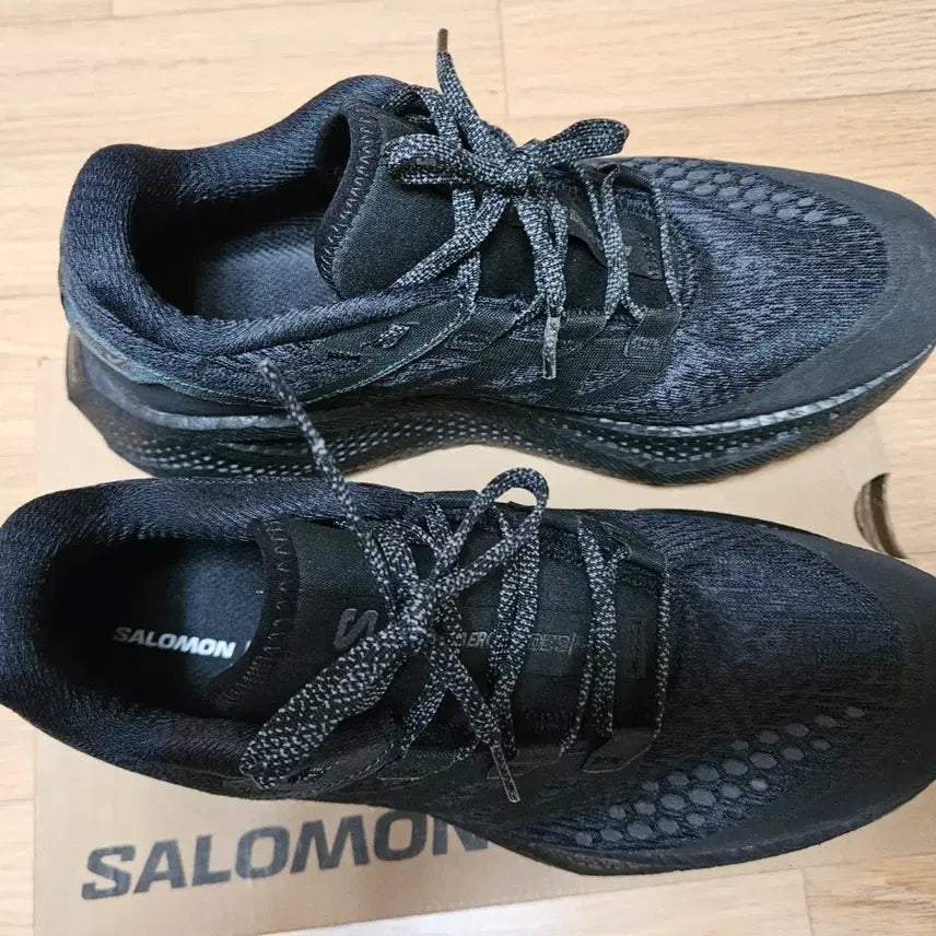 [BUNJANG] Salomon Running Shoes - Black - Men&