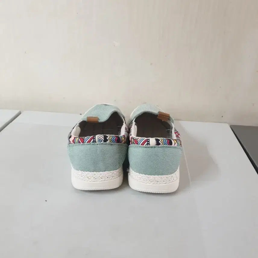 [BUNJANG] Generic 270 Beige Sneakers / 운동화270