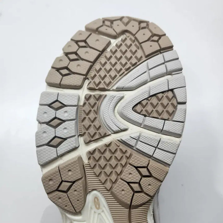 [BUNJANG] New Balance 2002R White Ivory Sneakers / [새상품] 뉴발란스 2002R 화이트 아이보리 M2002RAA 265
